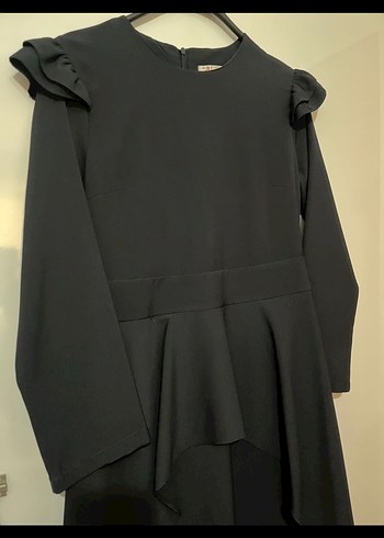 Uzun Kollu Siyah Fırfırlı Midi Elbise - Görsel 2