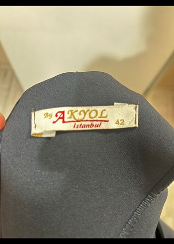 Uzun Kollu Siyah Fırfırlı Midi Elbise - Görsel 4