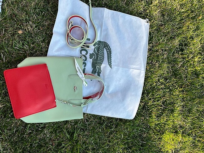 Lacoste kol çantası
