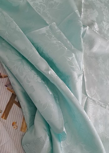 masa ortusu acik mavi parlak renk Desensiz Masa Örtüsü - Görsel 13