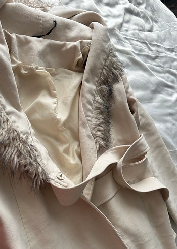 Beyaz Uzun Kadın Kaban, Kürk Detaylı - Görsel 6