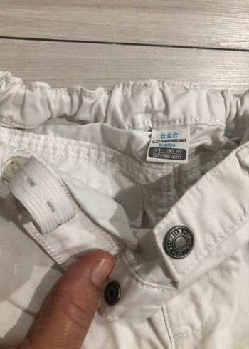 Düğmeli Beyaz Erkek Çocuk Şortu - Görsel 3