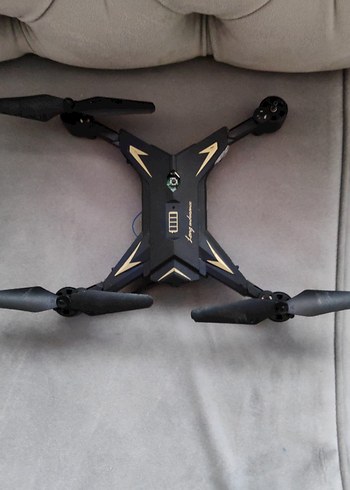 Siyah Drone kameralı