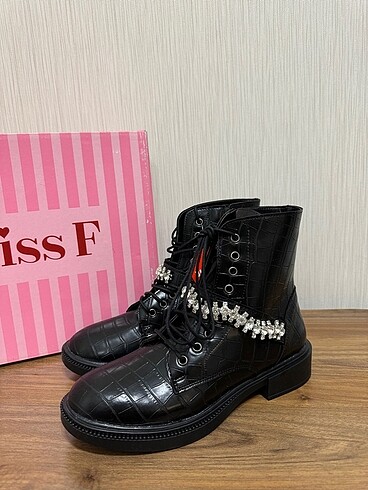 Miss f kadın bot