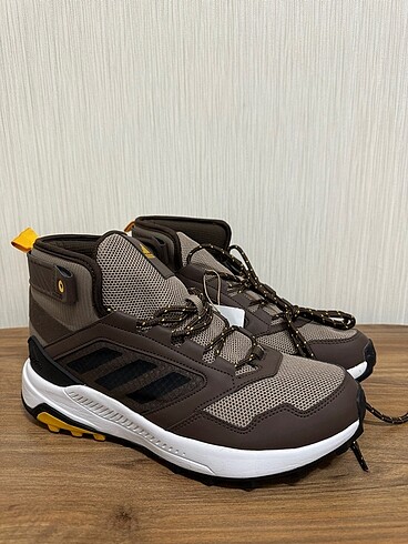 Adidas outdoor bot (43.5 numara)