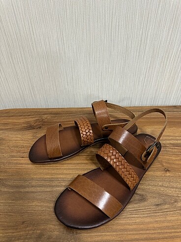 Butigo Butigo hakiki deri sandalet