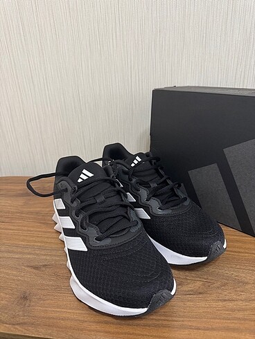 38,5 Beden siyah Renk Adidas spor