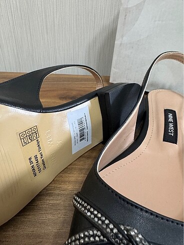 37 Beden siyah Renk Nine west kadın babet