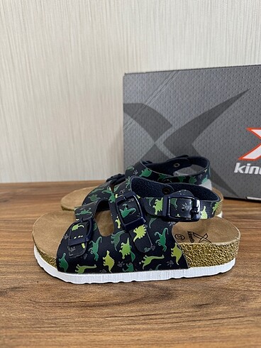 27 Beden Kinetix çocuk sandalet