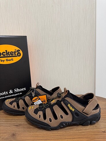 43 Beden Dockers sandalet