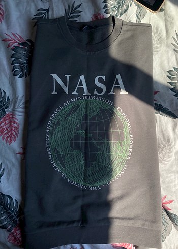 Gri NASA Baskılı Kadın Sweatshirt - Görsel 2