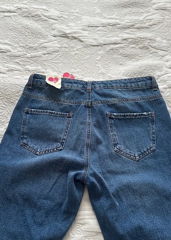 28 Beden mavi Renk Kadın Mavi Yırtık Detaylı Bol Kesim Jean