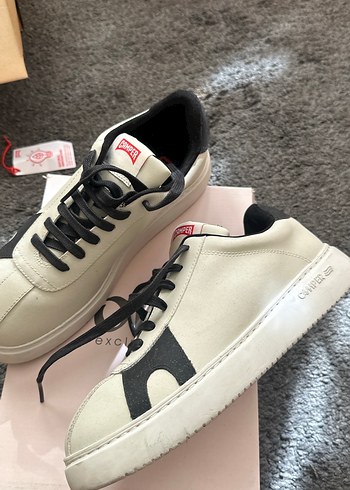 Beyaz Gri Bağcıklı Erkek Spor Ayakkabı- Çok iyi durumda - Görsel 5