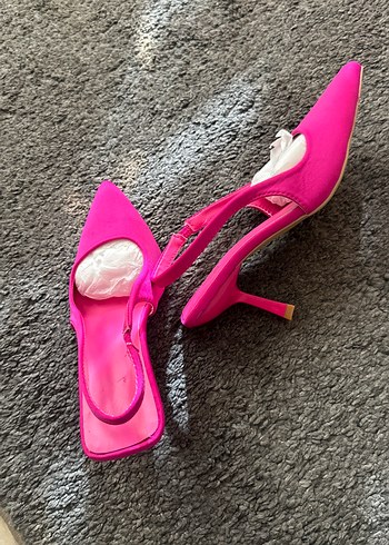 36 Beden Pembe Parlak Tokalı Stiletto Kadın Ayakkabı