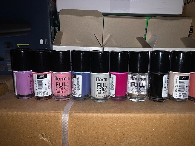 Beden Flormar Full Color Ultra Yüksek Pigmentli & Parlak Bitişli Oje