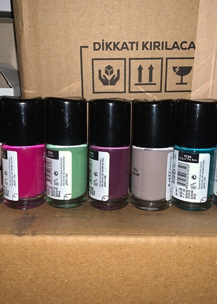 Flormar Full Color Ultra Yüksek Pigmentli & Parlak Bitişli Oje - Görsel 2