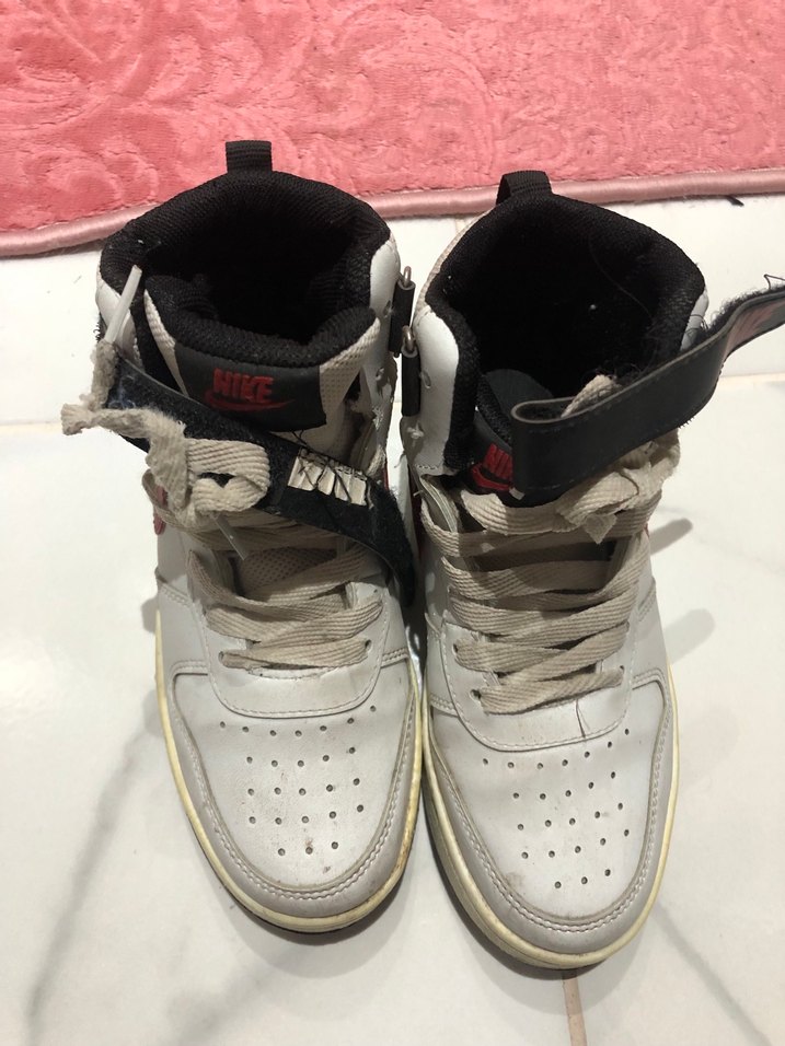 Nike Beyaz Gri Cırt Cırtlı Basketbol Ayakkabısı - Görsel 2