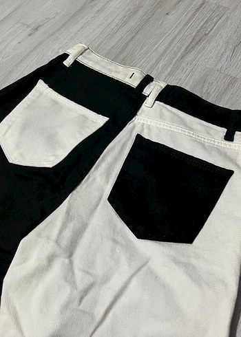 Siyah Beyaz Şort - Görsel 5