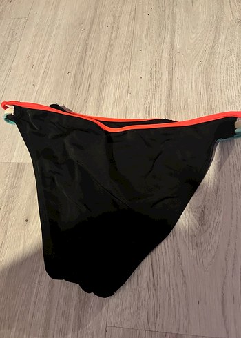 Çok Renkli Elastik Bantlı Kadın Bikini Altı - Görsel 3
