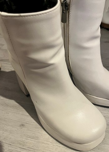 Beyaz Deri Kadın Bot, Kalın Topuklu, Fermuarlı - Görsel 2