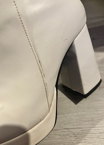 Beyaz Deri Kadın Bot, Kalın Topuklu, Fermuarlı - Görsel 4
