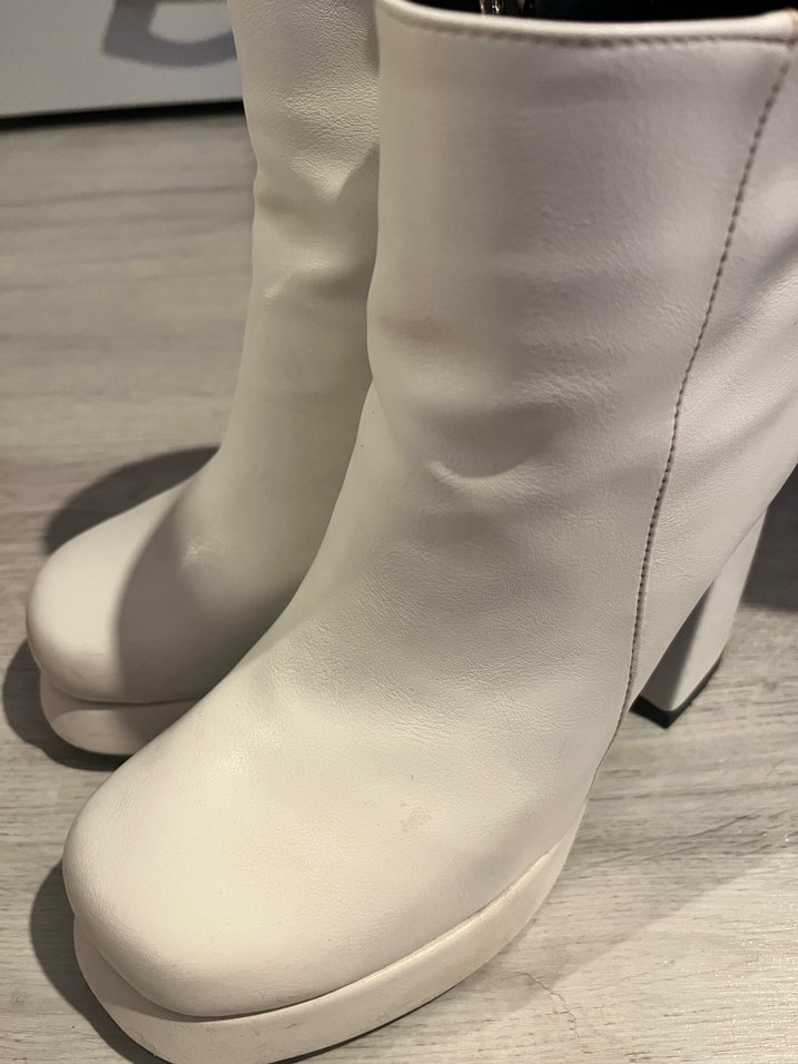Beyaz Deri Kadın Bot, Kalın Topuklu, Fermuarlı - Görsel 3