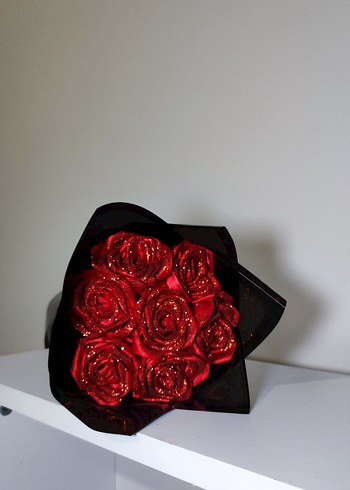 Kırmızı Simli Güller Buketi - Görsel 3