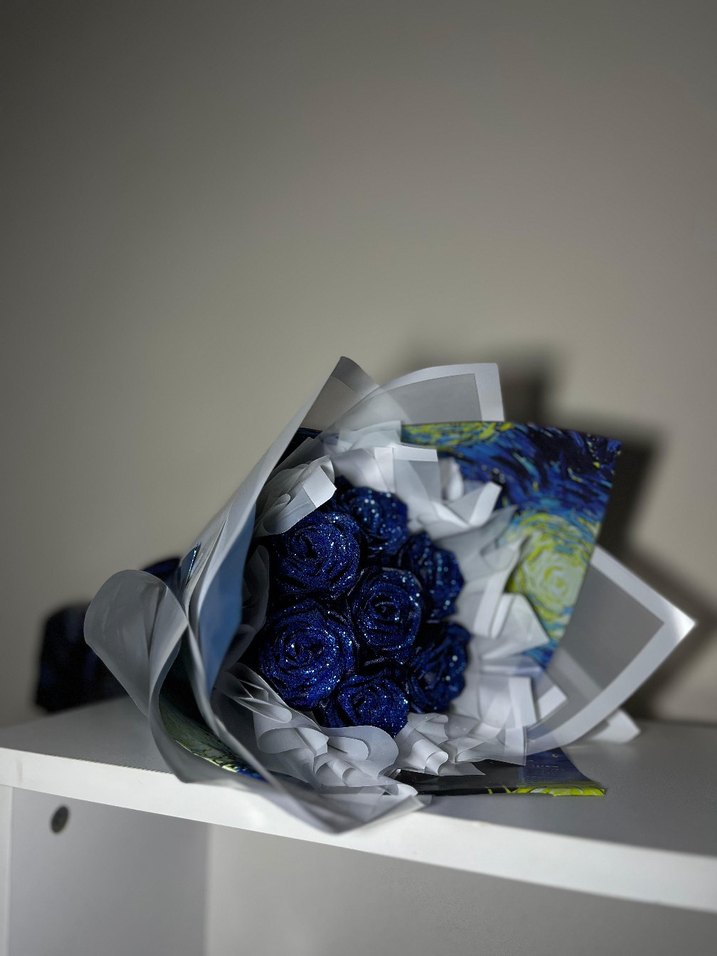 Koyu Mavi Parlak Güller Buketi - Görsel 2