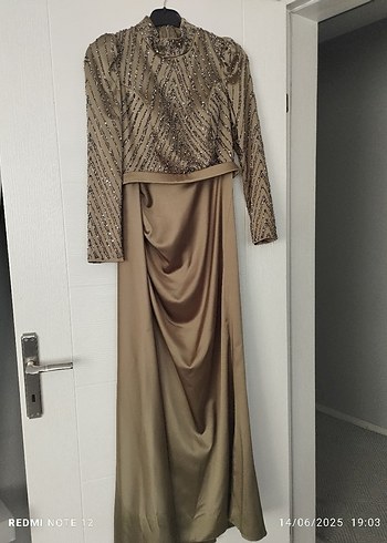 40 beden tesettür abiye bir kere giyildi temiz sorun yok