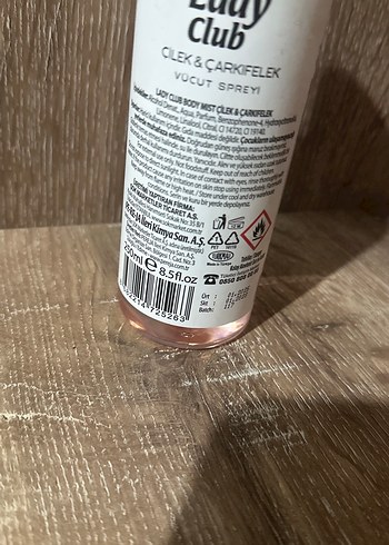 Lady Club Çilek & Çarkıfelek Vücut Spreyi 250 ml - Görsel 2