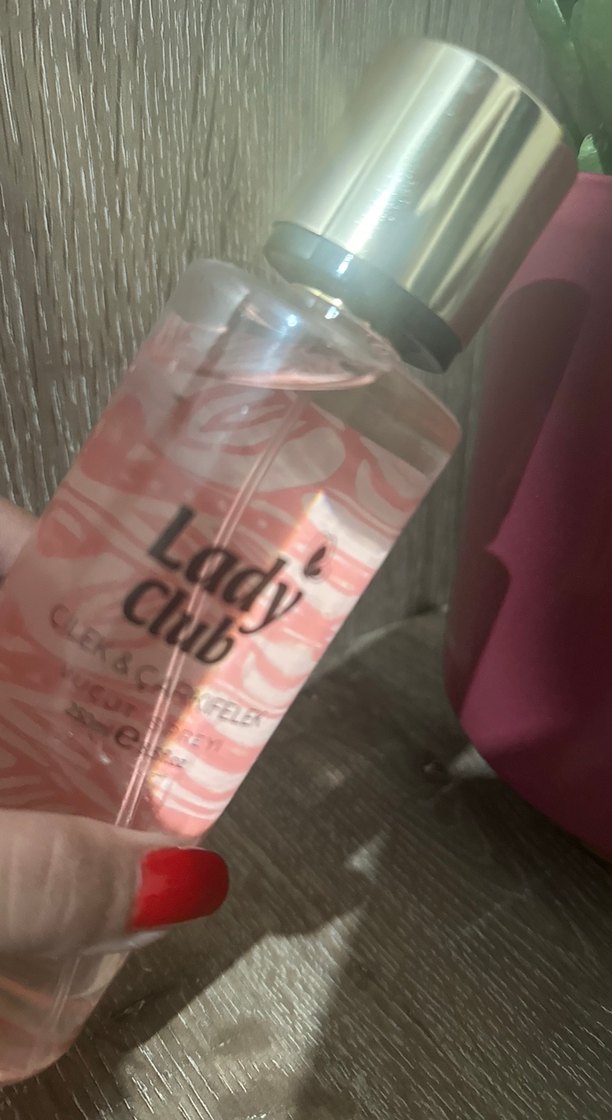 Lady Club Çilek & Çarkıfelek Vücut Spreyi 250 ml - Görsel 3