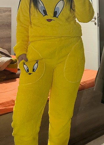 Sarı Tweety Baskılı Kadın Pofuduk Pijama Takımı