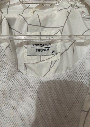 Uzun Kollu Beyaz Fermuarlı Kadın Ceket - Görsel 6