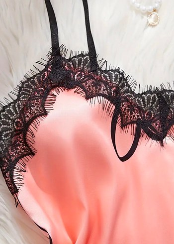 l Beden Pembe Dantel Detaylı Mini İp Askılı Pijama Takımı