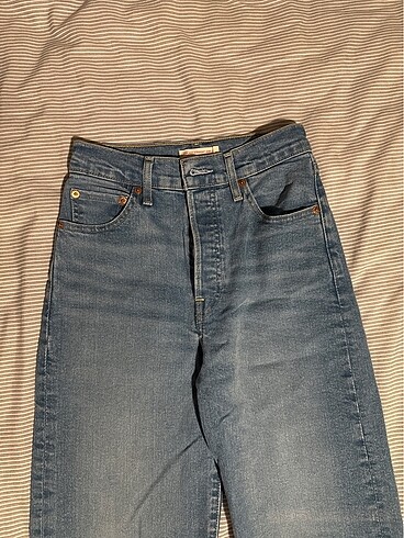 Levis 501 Ribcage straight ankle 25 beden
