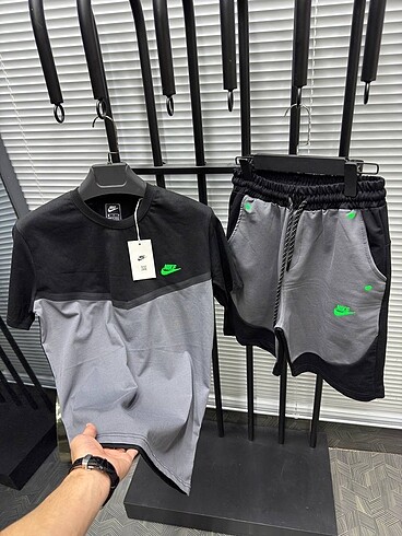 Nike tech