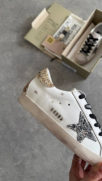 Golden Goose Deluxe Golden goose