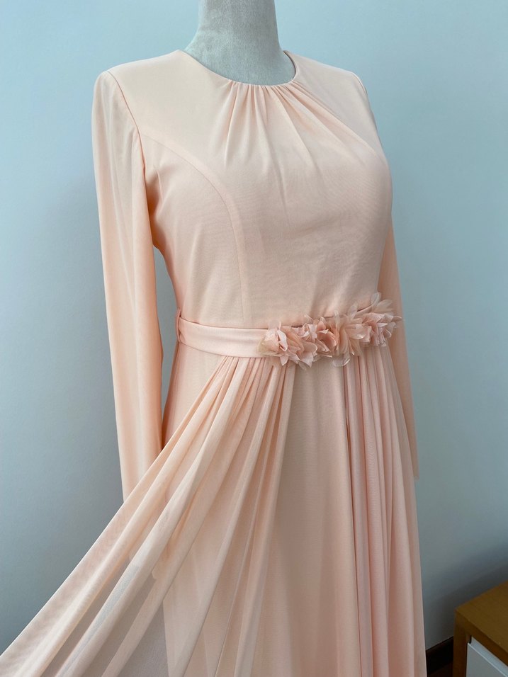 Bir defa giyilmiş-Tül Detaylı Tesettür Abiye (Eşarp hediyesiyle) - Görsel 4