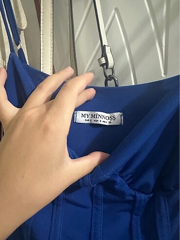 s Beden beyaz Renk Mavi korse detaylı büzgülü elbise