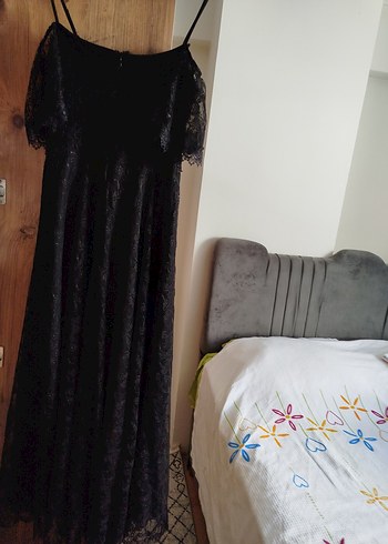 40 Beden Siyah Dantel Detaylı Uzun Askılı Elbise