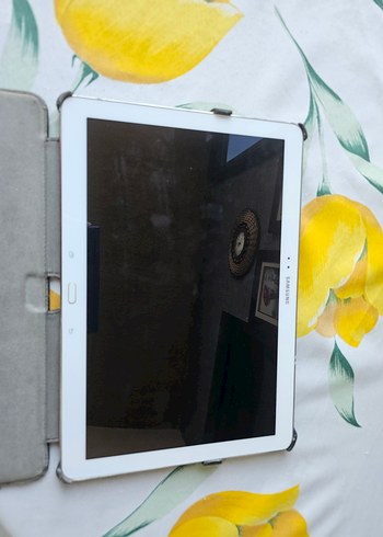 Beyaz Samsung Tablet