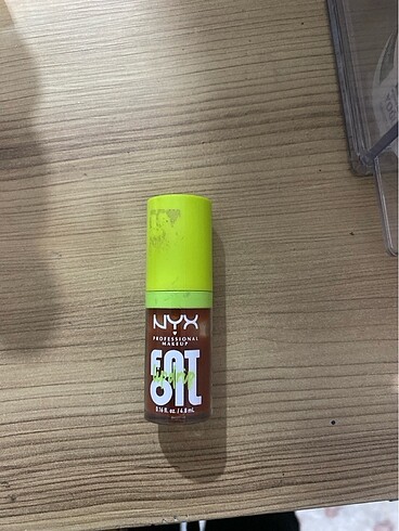 Nyx dudak