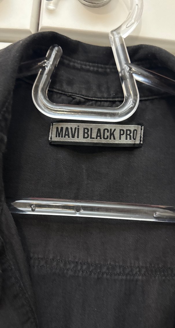 Düğmeli Siyah Kot Gömlek - Görsel 2