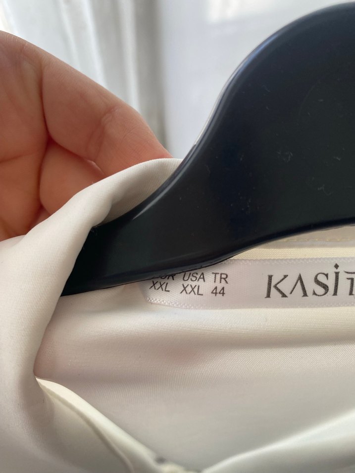 Saten Görünümlü V Yaka Beyaz gömlek - Görsel 2