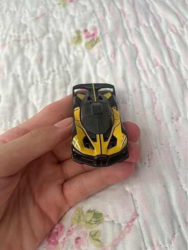 Hotwheels bugatti bolide sarı