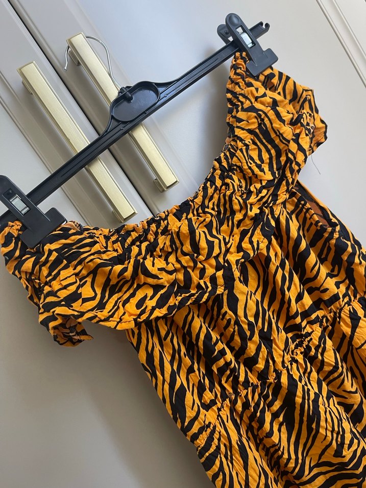 Siyah Çizgili hardal midi boy Kayık Yaka Elbise - Görsel 2