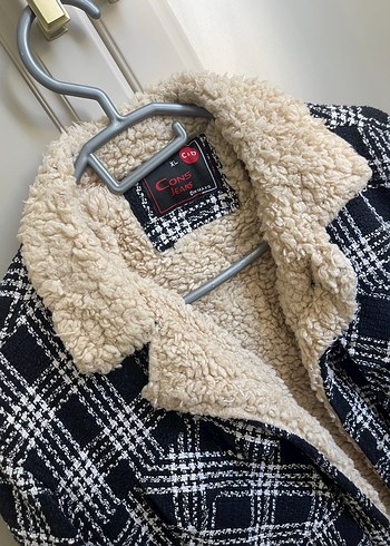 Kürk Detaylı Ekose Kadın Yün Ceket - Görsel 3