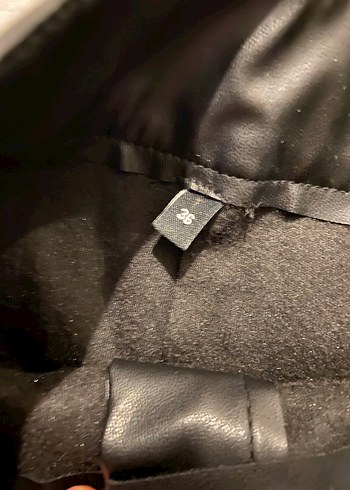 Kadın Siyah Deri Mini Şort - Görsel 3