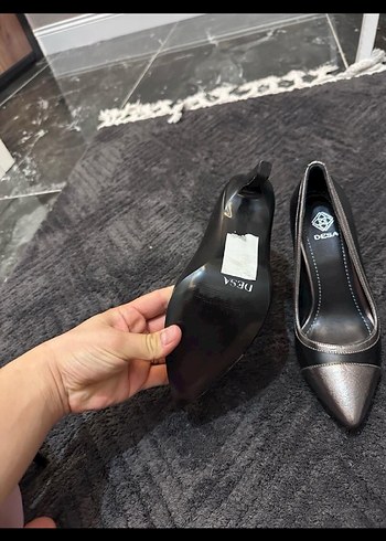 Kadın Siyah Tokalı Stiletto Topuklu Ayakkabı