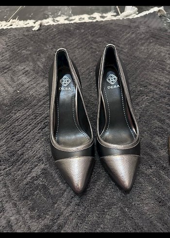 38 Beden Kadın Siyah Tokalı Stiletto Topuklu Ayakkabı